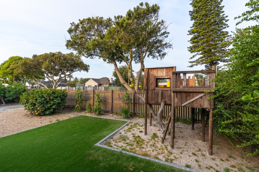 4 Bedroom Property for Sale in Thornton Western Cape